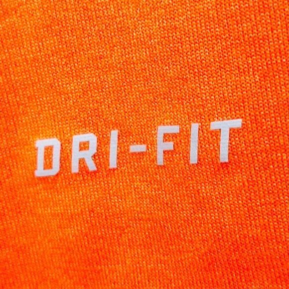 NWOT NIKE UNISEX Crew Neck Tee. - Picture 9 of 13